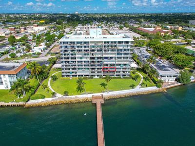 3040 Lake Shore Drive #302, Riviera Beach, FL, 33404