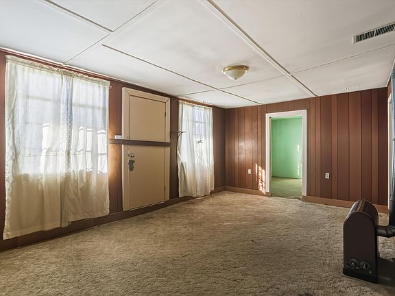 5th image of 403 Pinon St E