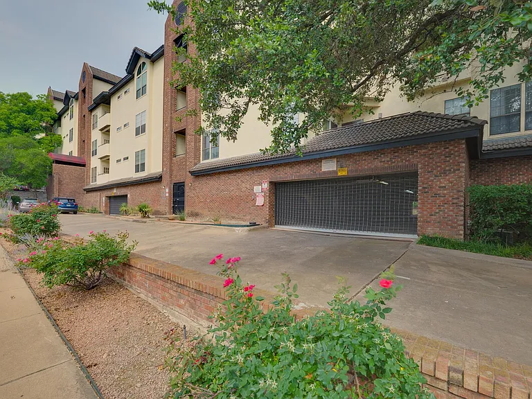 3001 Cedar St #A-215 — Photo 2