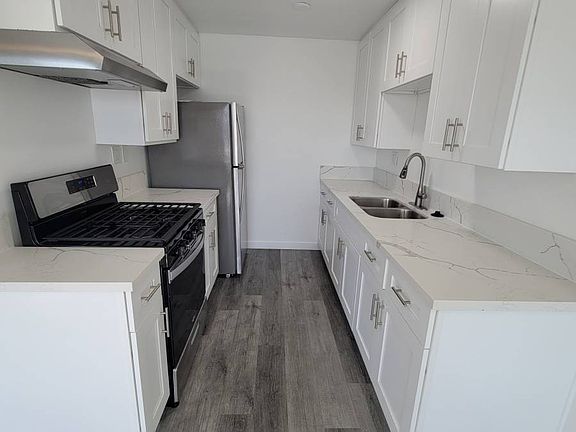 3rd image of 5642 S La Brea Ave #8B