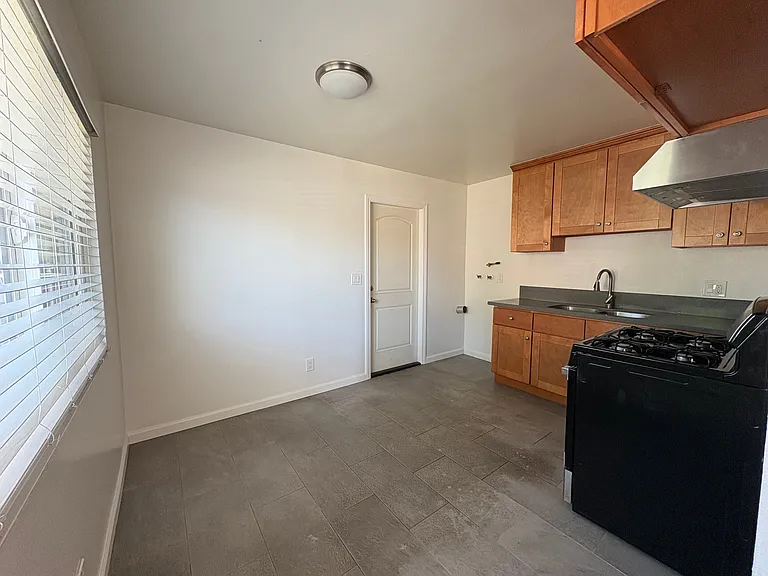 524 Elizabeth Ave #A — Photo 3