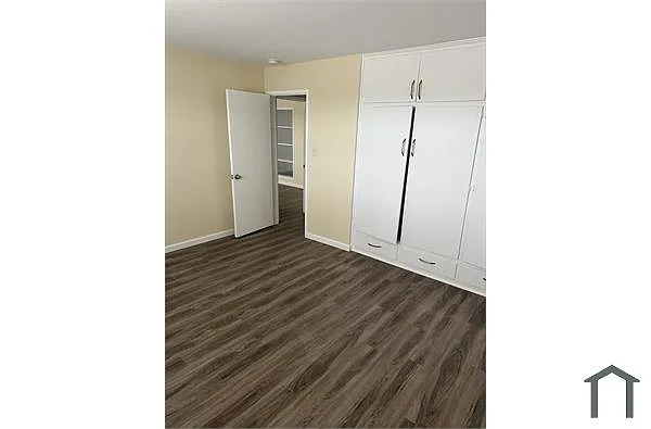 Building Photo - 4189 Somerset Dr #6