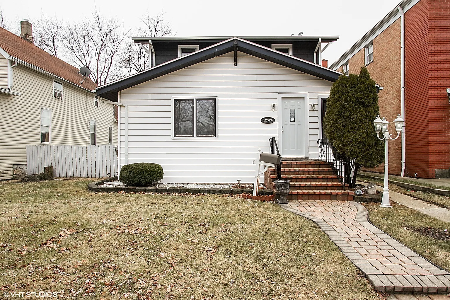 12524 Maple Ave photo 1