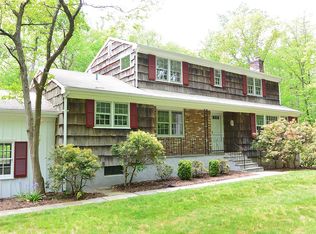 42 Fox Run Rd, New Canaan, CT 06840