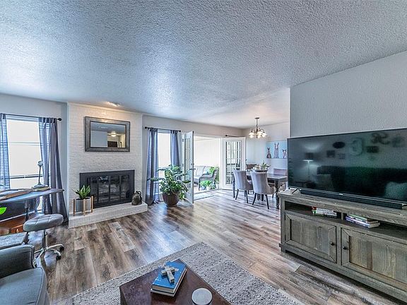 4th image of 2923 Shady Knoll Ln