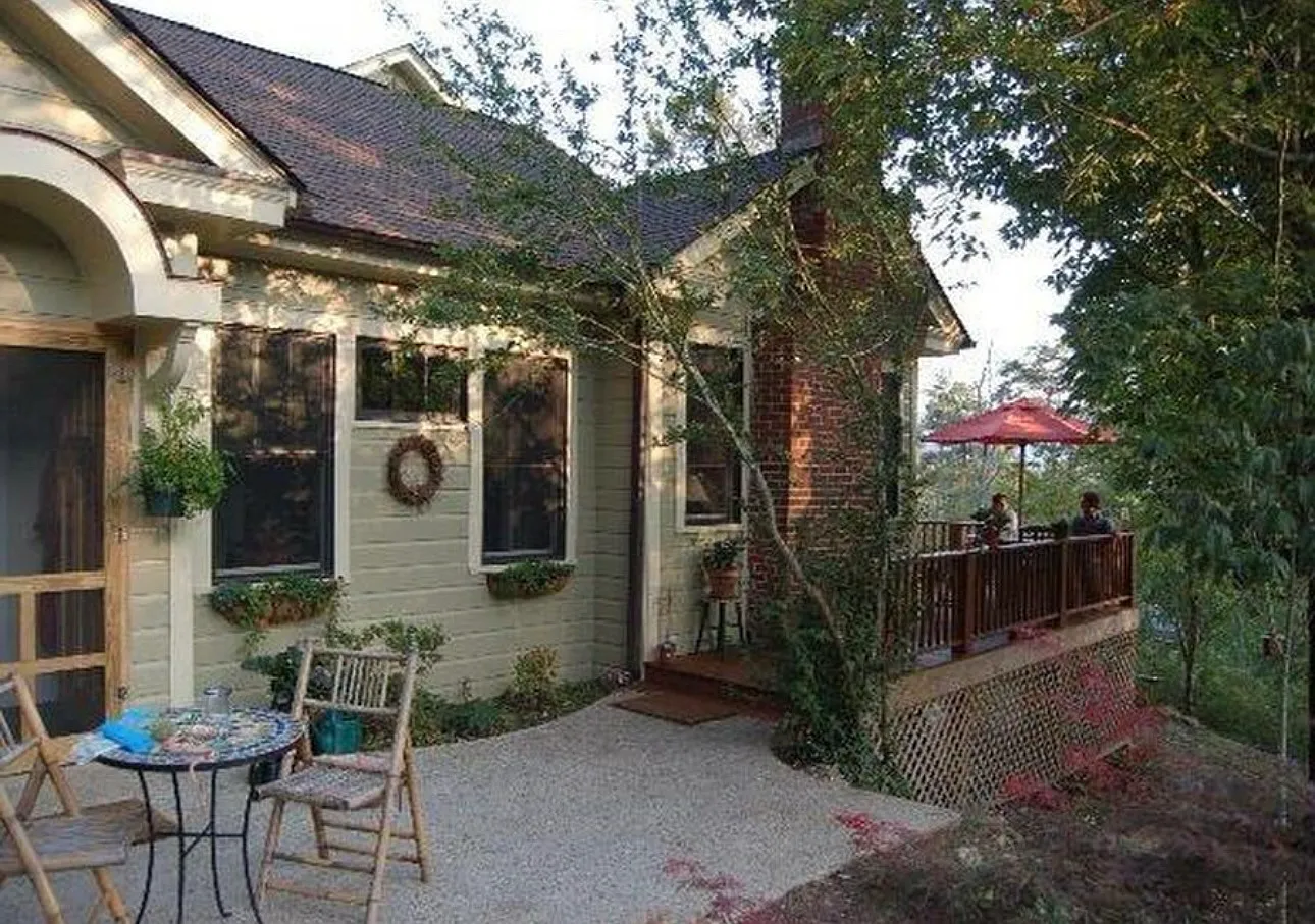 4 bed, 2485 sqft, $3,900 — Photo 4