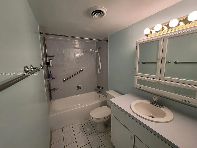 401 Golden Isles Dr #1114 — Photo 19