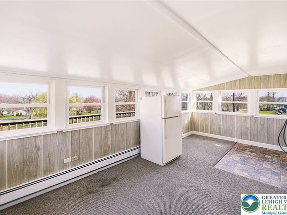 3rd image of 11 Witwer Ln