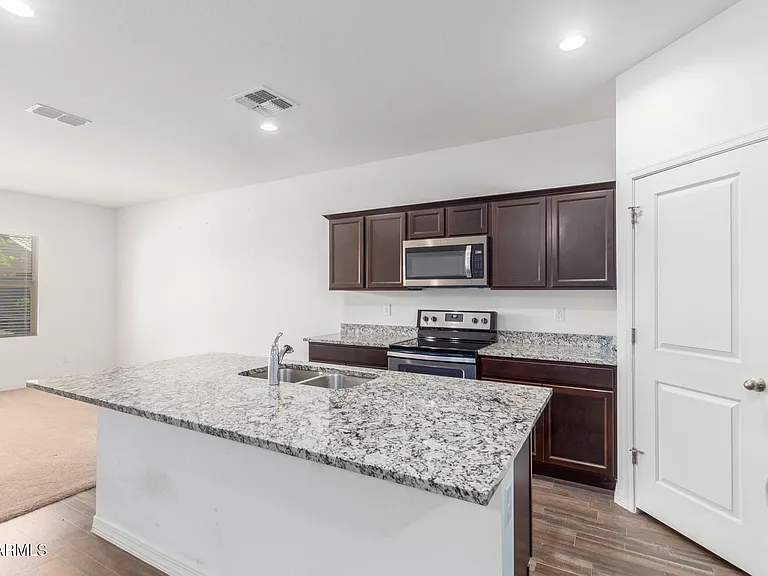 2415 E San Miguel Dr — Photo 6