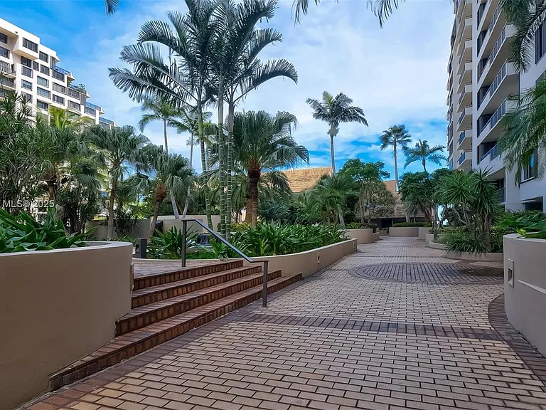 520 Brickell Key Dr #A914 — Photo 43