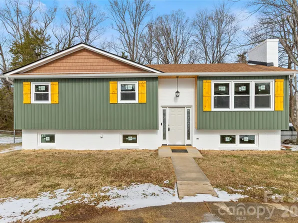 2474 Cedar Valley Dr, Conover, NC 28613