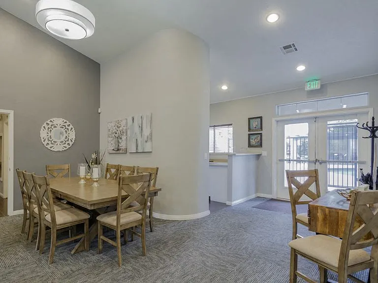 EASTLAND HILLS APARTMENTS — Photo 10