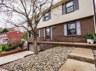 2576 Giant Oaks Dr, Pittsburgh, PA 15241