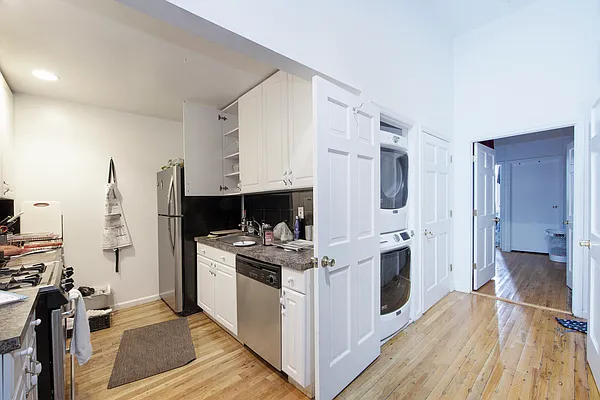 Rented by R New York | media 2