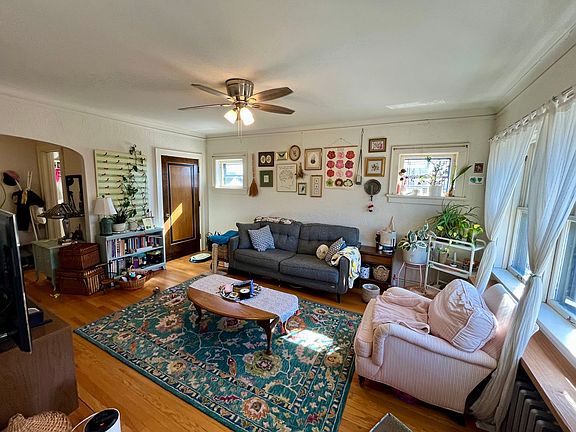3rd image of 4460 N Oakland Ave #36