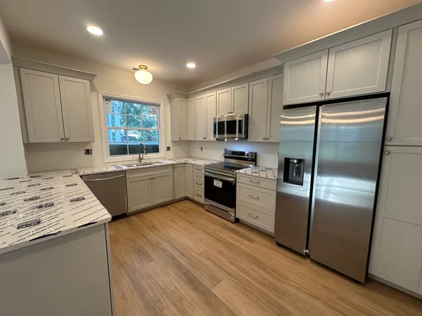 15 W 11th St, Front Royal, VA 22630