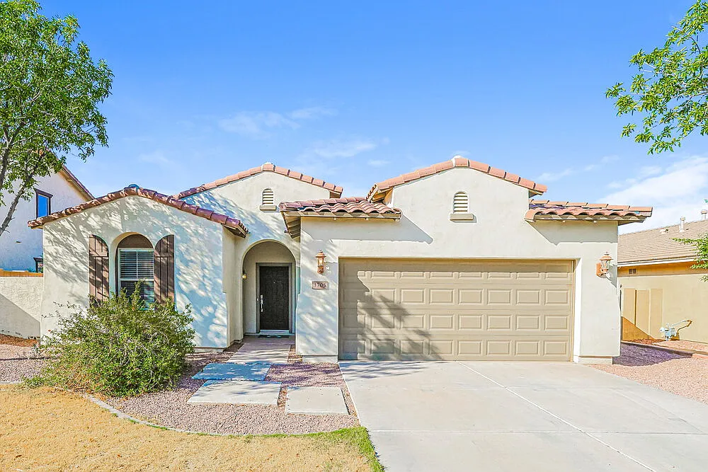 3 bed, 2.0 bath, 1750 sqft, $2,435 — Photo 1