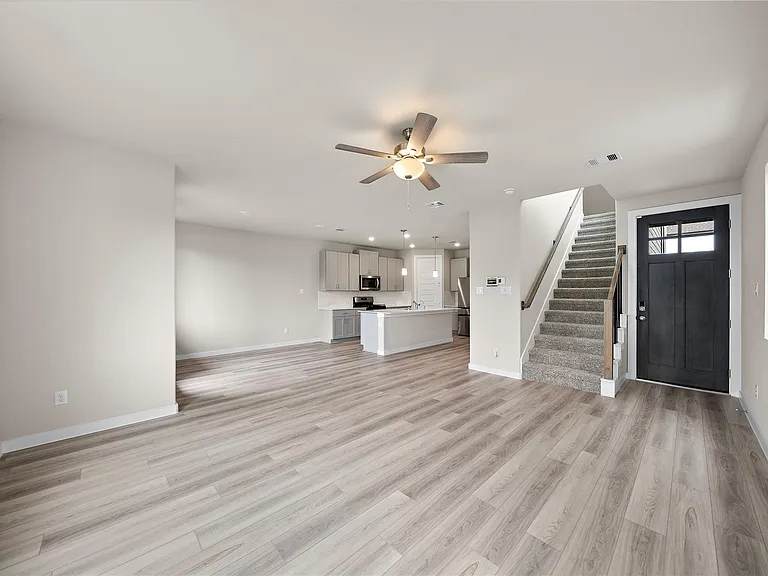 9912 Storehouse Dr — Photo 3