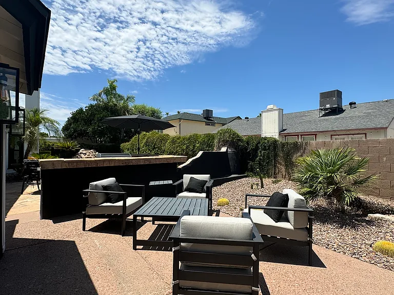 BACKYARD. Outdoor lounge set.