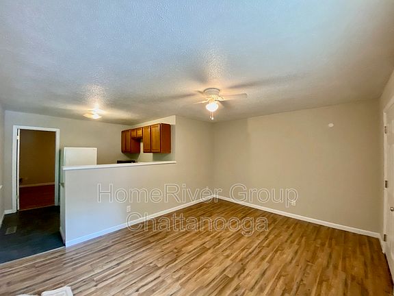 4th image of 139 Hollyberry Ln