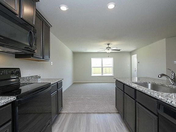 4th image of 2433 Regatta Ln