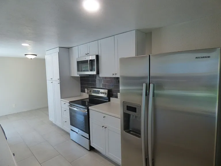 1543 S Hudson St — Photo 3