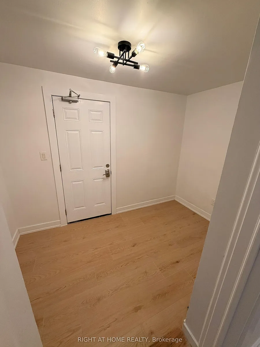 Building Photo - 751 Dupont St #1