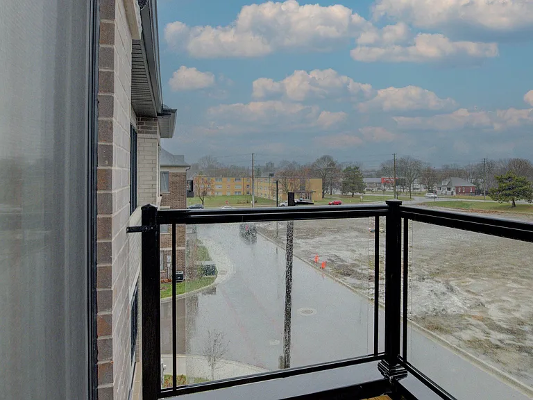 585 Colborne St E #611 — Photo 36
