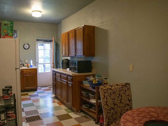 3rd image of 2417 Edison Ave