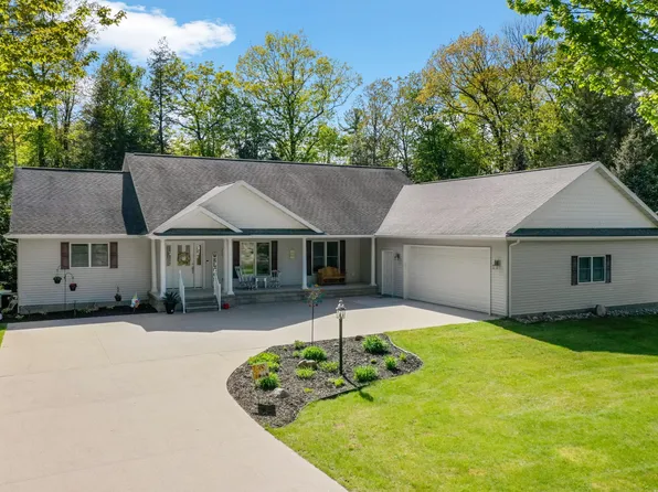 131 Indian Oaks Trl, Prudenville, MI 48651