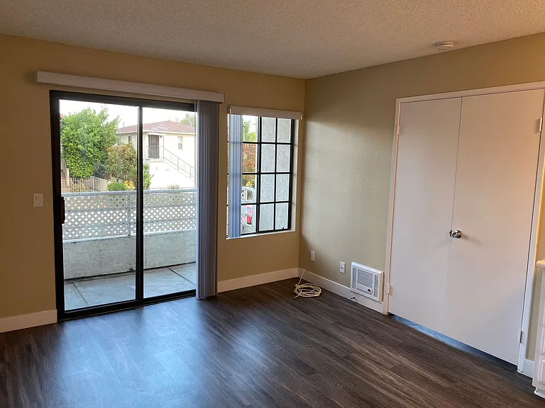 Hillcrest Palms Apartments — Photo 20