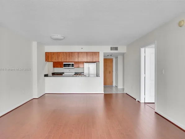 1200 Brickell Bay Dr APT 2821, Miami, FL 33131