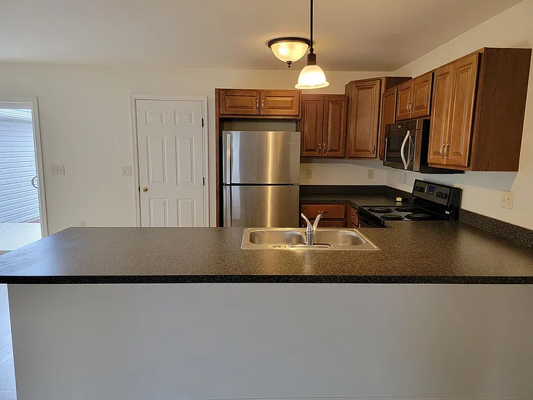 213 Limestone Dr — Photo 4