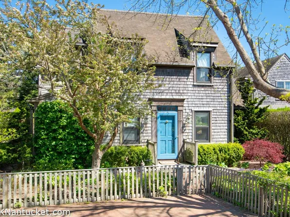 9 Goldfinch Dr, Nantucket, MA 02554