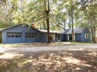 5645 Smith Rd, Cheboygan, MI 49721