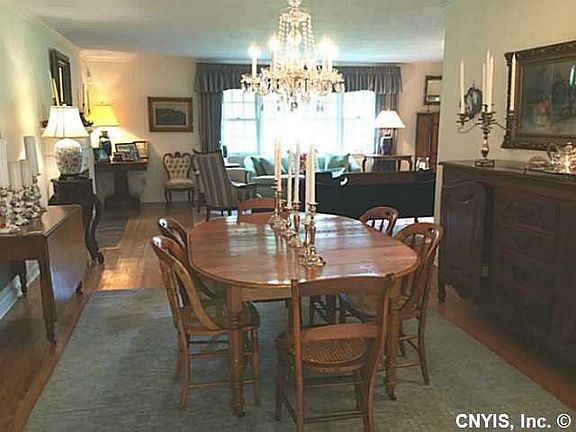 4th image of 21 Lynacres Blvd