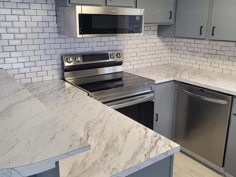 617 Thayer Dr — Photo 3