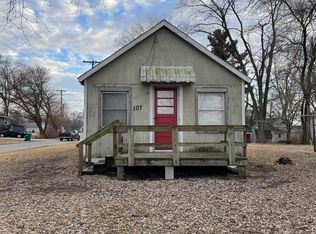 107 Arlington Ave, North Judson, IN 46366