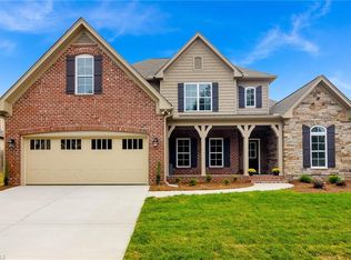 425 Burkes Crossing Dr, Winston Salem, NC 27104