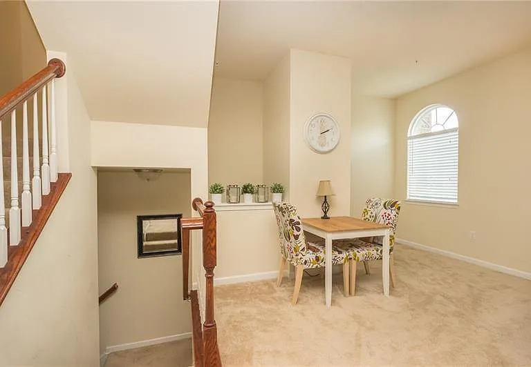 627 Edison Dr — Photo 7
