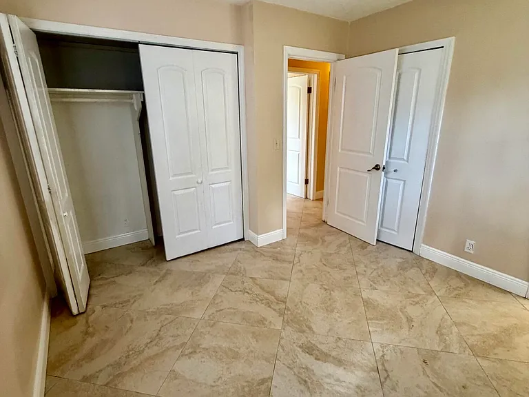 2425 Ceceile Ave — Photo 10