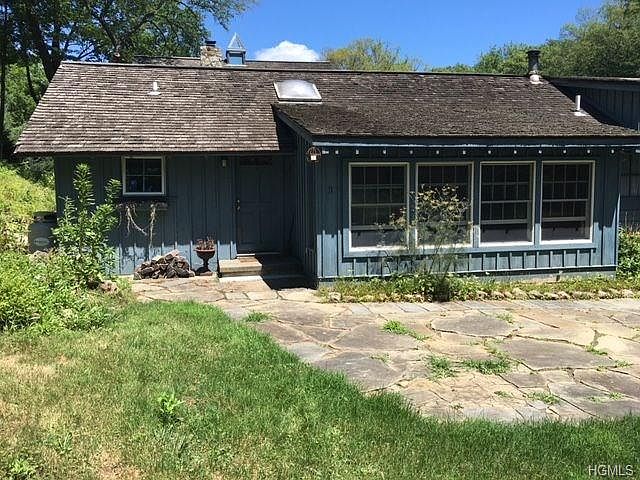 1st image of 11 Mandalay Dr