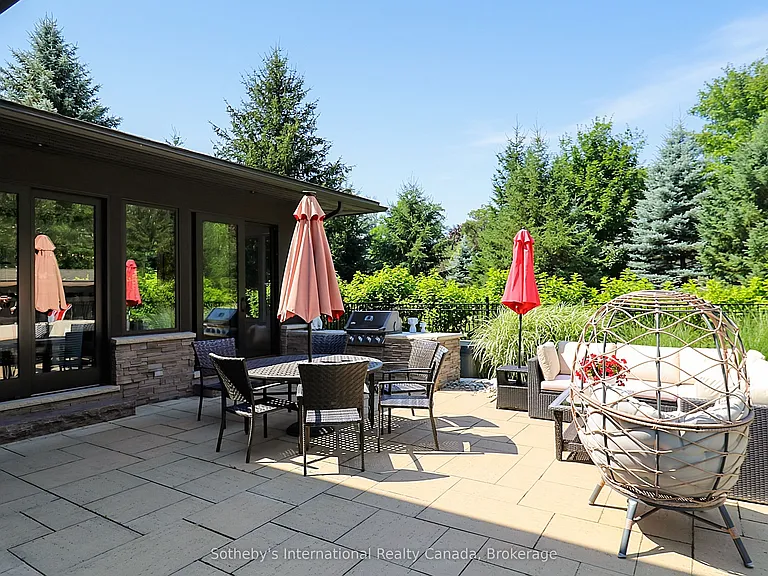 4 Holly Ct — Photo 41