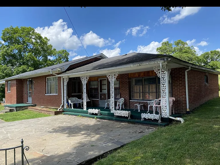 598 Brown Ave — Photo 46