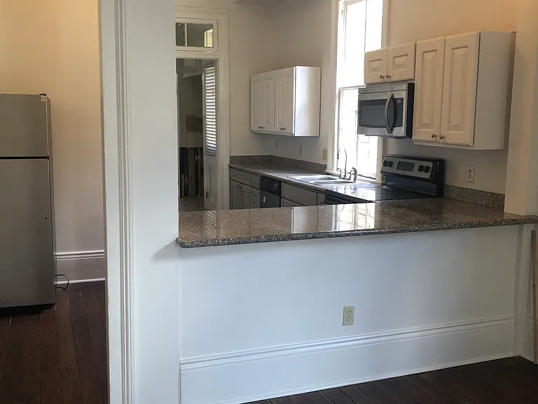 135 S Gayoso St — Photo 2