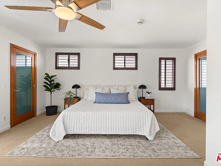 8781 Lookout Mountain Ave — Photo 10