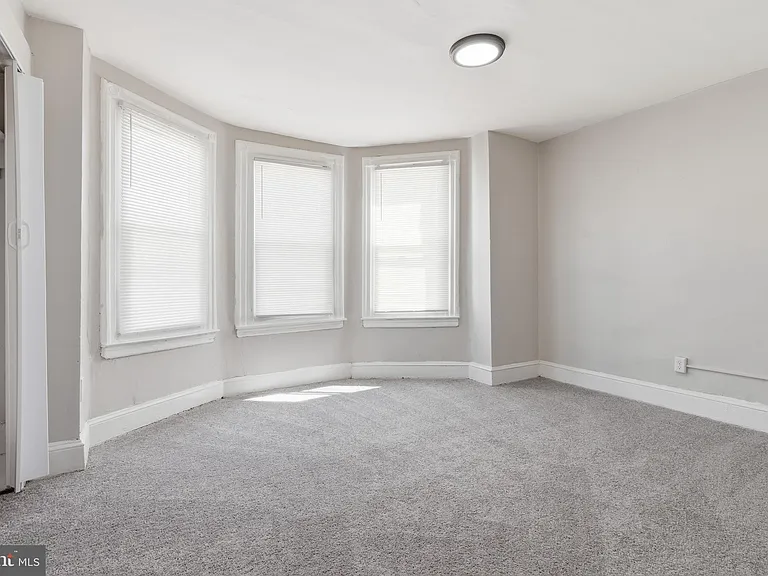 3906 N Delhi St — Photo 7