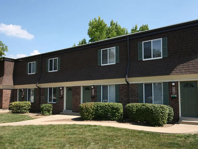 Bennington Heights — Photo 10