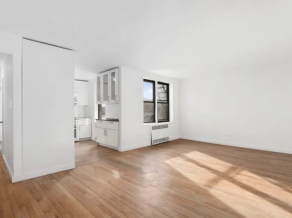 1119 Ocean Parkway image 9 of 13