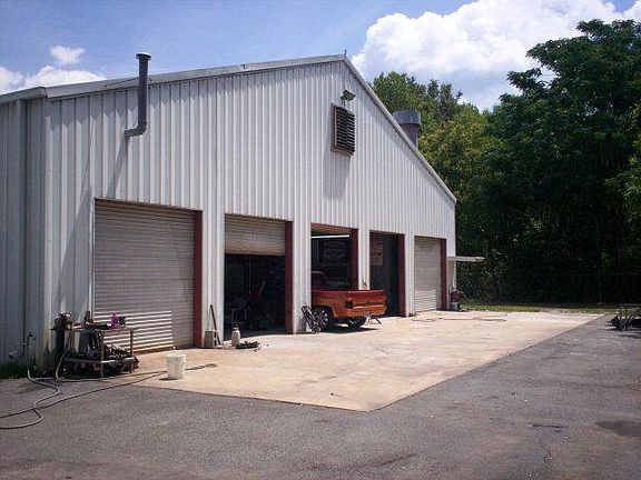 3rd image of 4024 Northlake Dr